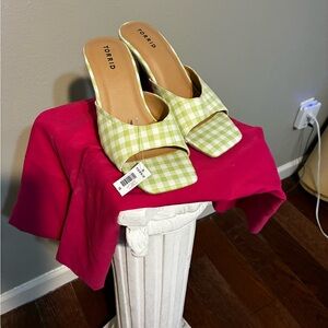 Torrid Green plaid sandals with kitten heel #602
Size 10